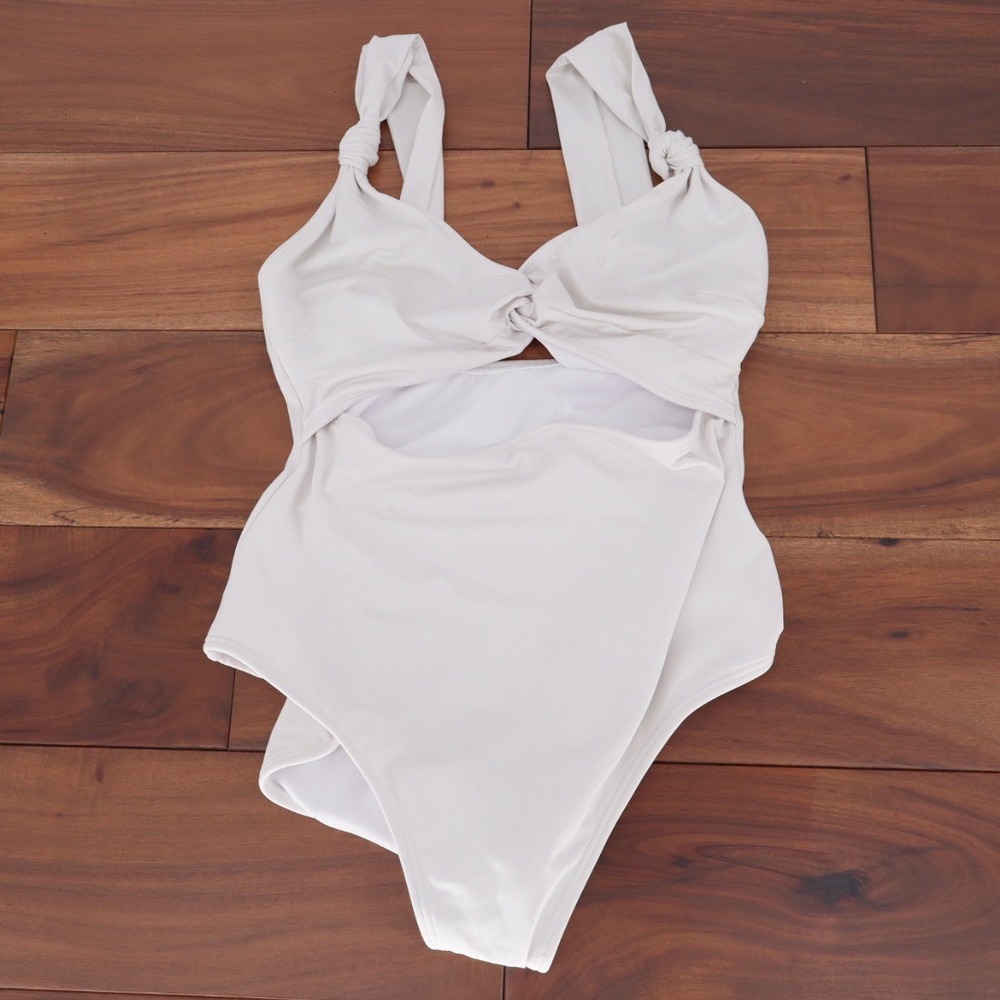 ASOS DESIGN White One Piece Swimsuit Knot Front Cutout One‎ Shoulder Size US 4